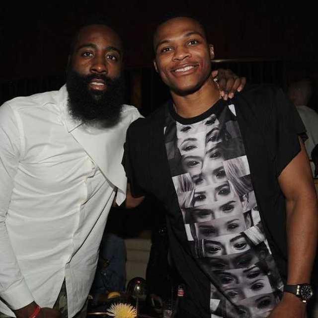 背负犯规 背负犯规