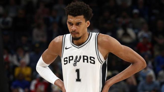 长篮板后的 长篮板后的